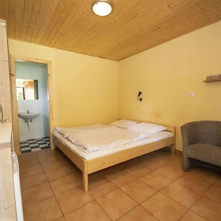 Chatový Areál Zděřina Police nad Metují