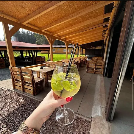 Chatový Areál Zděřina Lodge