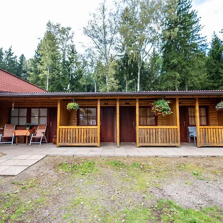 Chatový Areál Zděřina Lodge *