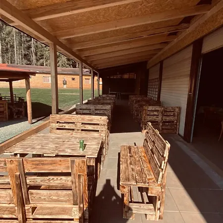Chatovy Areal Zderina Lodge Police nad Metuji