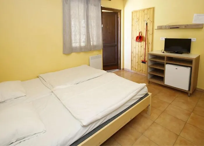 Chatovy Areal Zderina Police nad Metují